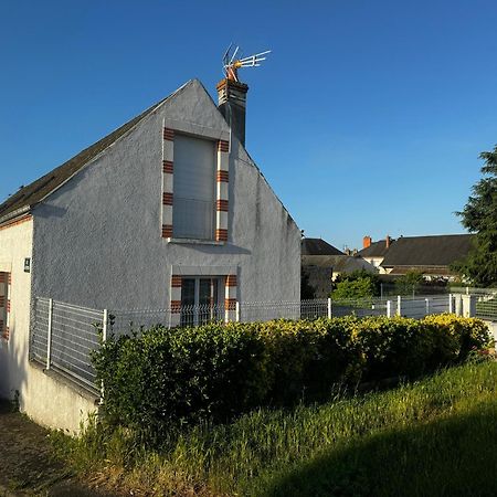 Maison De Bord De Loire Sully-sur-Loire Exterior photo