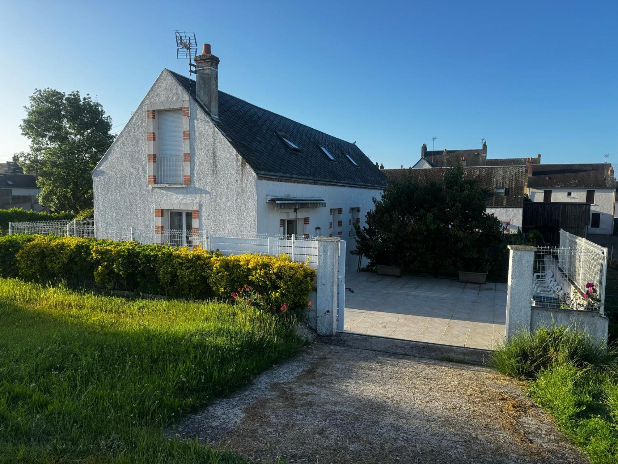 Maison De Bord De Loire Sully-sur-Loire Exterior photo
